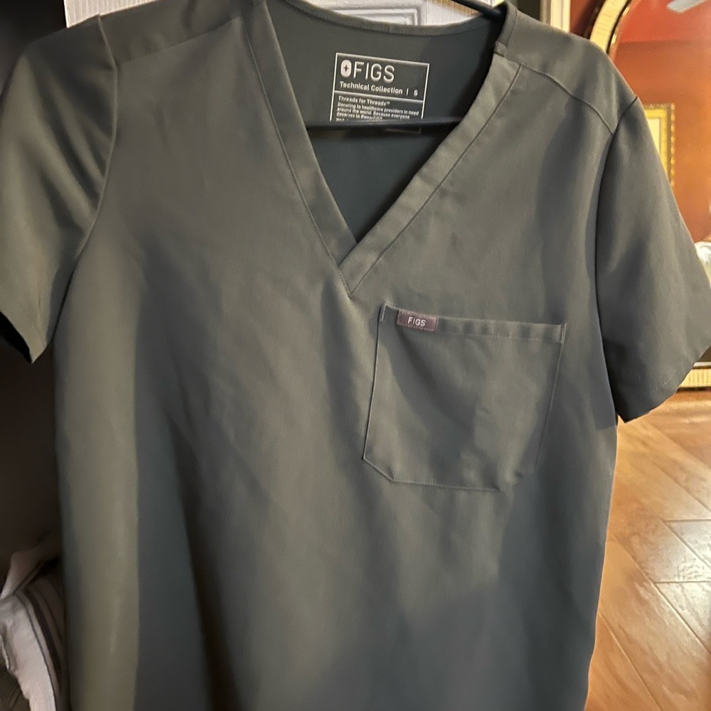 Figs Women's Catarina One-Pocket Scrub Top